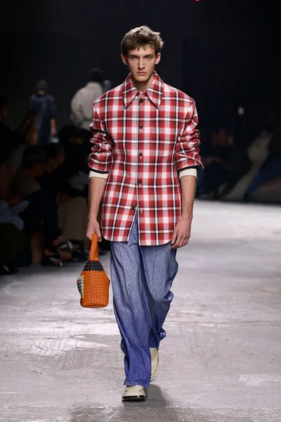 Look 30